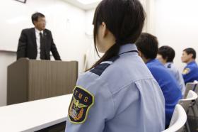 警備のイロハを学んでください。
